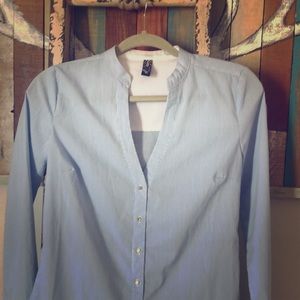S Fitted W pinstripe blouse – light blue/white.